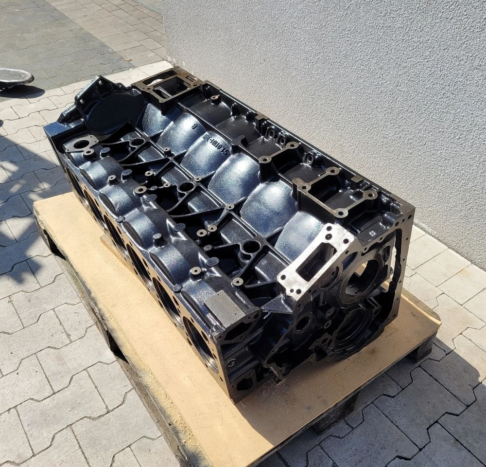 BLOK MAN TGX TGS EURO5 NOWY ORYGINAŁ 51.01101-3401 - Cilindar blok za Kamion: slika 3 BLOK MAN TGX TGS EURO5 NOWY ORYGINAŁ 51.01101-3401 - Cilindar blok za Kamion: slika 3