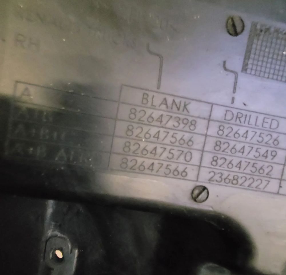 BŁOTNIK PRAWE RENAULT RANGE T GAMA OM 82647398 CHWALIM116 - Blatobran za Kamion: slika 3 BŁOTNIK PRAWE RENAULT RANGE T GAMA OM 82647398 CHWALIM116 - Blatobran za Kamion: slika 3