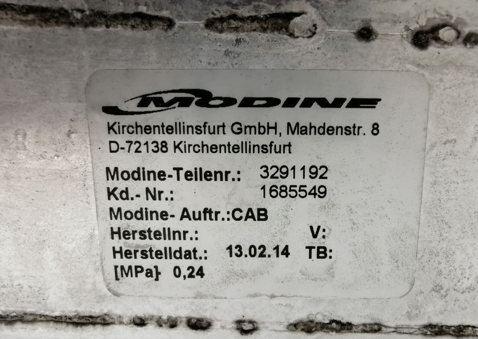 CHŁODNICA INTERCOOLER DAF CF 1685549 - Hladnjak za Kamion: slika 3 CHŁODNICA INTERCOOLER DAF CF 1685549 - Hladnjak za Kamion: slika 3