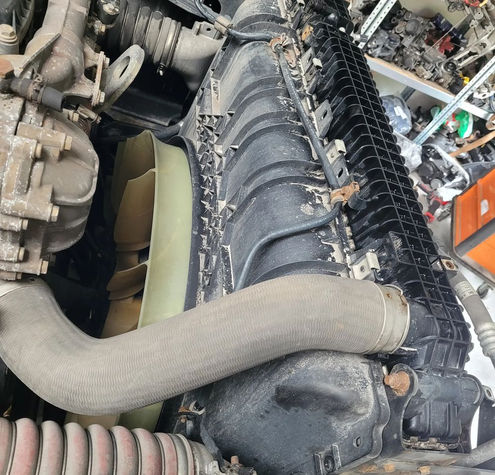 CHŁODNICE MERCEDES ACTROS MP4 KOMPLET - Sistem za hlađenje: slika 2 CHŁODNICE MERCEDES ACTROS MP4 KOMPLET - Sistem za hlađenje: slika 2