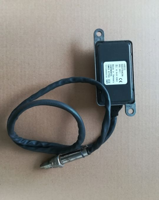 CZUJNIK NOX IVECO STRALIS 5801754014 - Senzor: slika 1 CZUJNIK NOX IVECO STRALIS 5801754014 - Senzor: slika 1