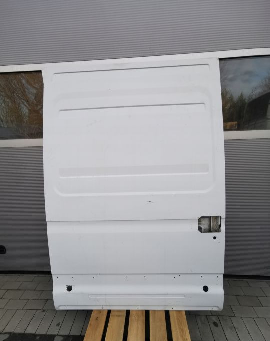DRZWI PRZESUWNE IVECO DAILY PRAWE - Vrata i delovi: slika 1 DRZWI PRZESUWNE IVECO DAILY PRAWE - Vrata i delovi: slika 1
