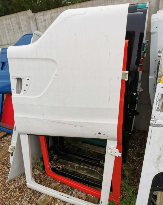 DRZWI SCANIA R XPI LEWE - Vrata i delovi za Kamion: slika 1 DRZWI SCANIA R XPI LEWE - Vrata i delovi za Kamion: slika 1