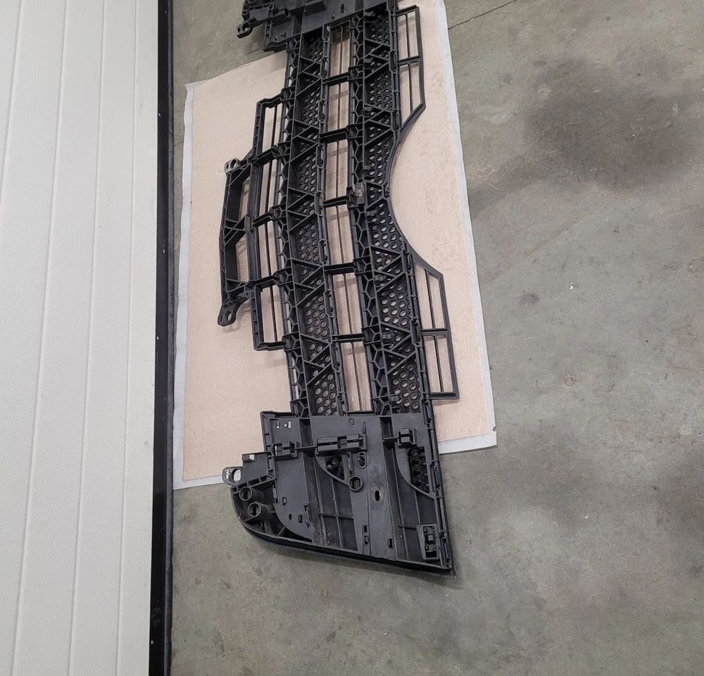 GRILL MERCEDES ACTROS MP4 ORYGINAŁ - Rešetka za Kamion: slika 4 GRILL MERCEDES ACTROS MP4 ORYGINAŁ - Rešetka za Kamion: slika 4