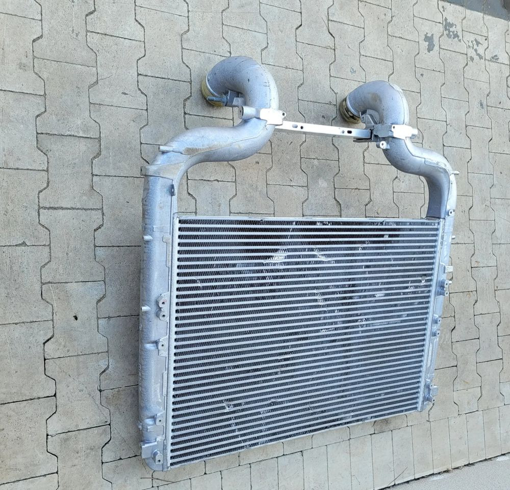 INTERCOOLER DAF XF 106 ORYGINAŁ 2021R 2125897 - Hladnjak za Kamion: slika 2 INTERCOOLER DAF XF 106 ORYGINAŁ 2021R 2125897 - Hladnjak za Kamion: slika 2