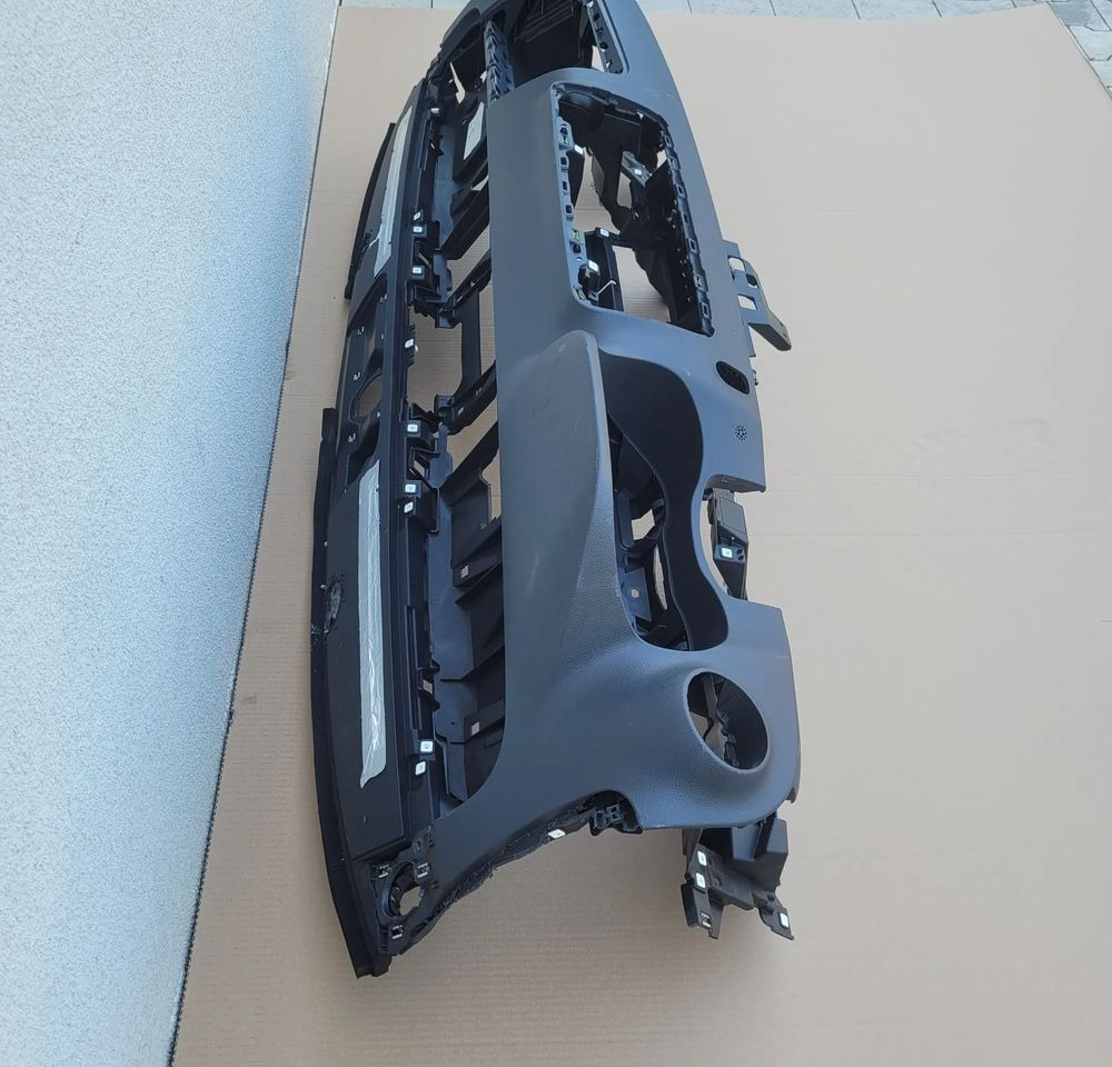 KONSOLA MERCEDES SPRINTER W910 W907 - Komandna tabla za Kamion: slika 3 KONSOLA MERCEDES SPRINTER W910 W907 - Komandna tabla za Kamion: slika 3