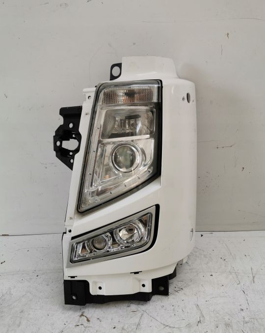 LAMPA GARNEK OKULAR VOLVO FH 13 lewy - Prednja svetla za Kamion: slika 1 LAMPA GARNEK OKULAR VOLVO FH 13 lewy - Prednja svetla za Kamion: slika 1
