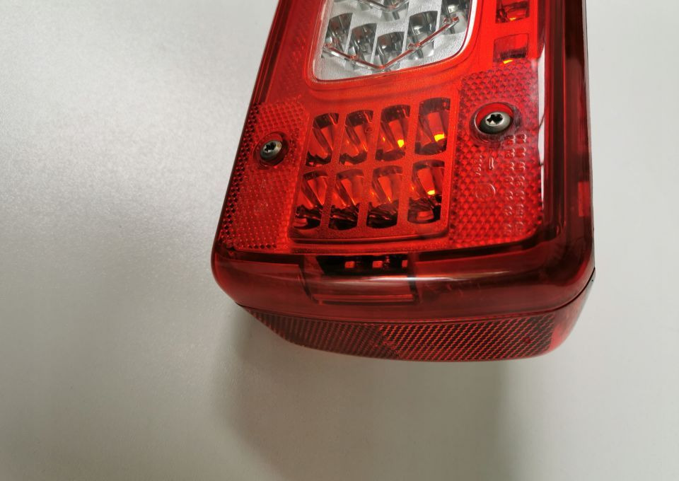 LAMPA TYL VOLVO FMX FM LED RH. ORYGINAŁ - Zadnja svetla za Kamion: slika 2 LAMPA TYL VOLVO FMX FM LED RH. ORYGINAŁ - Zadnja svetla za Kamion: slika 2