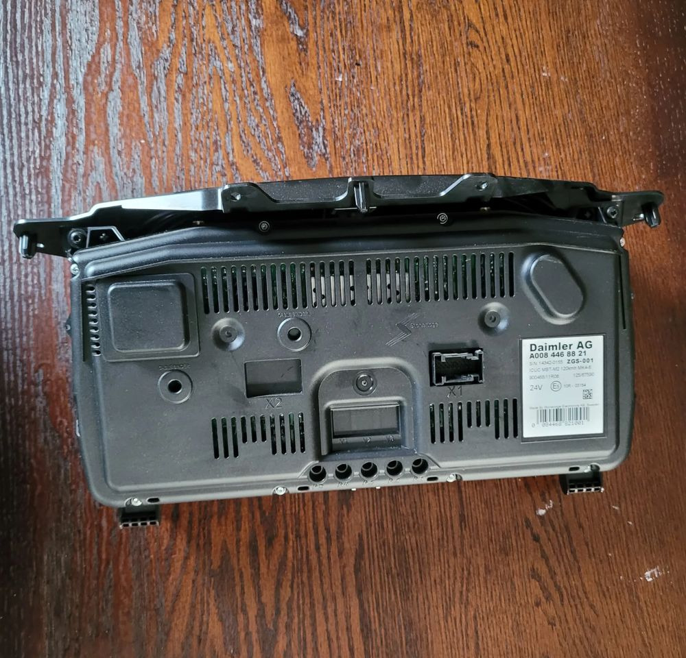 LICZNIK MERCEDES ACTROS MP4 A008 446 88 21 - Komandna tabla za Kamion: slika 3 LICZNIK MERCEDES ACTROS MP4 A008 446 88 21 - Komandna tabla za Kamion: slika 3