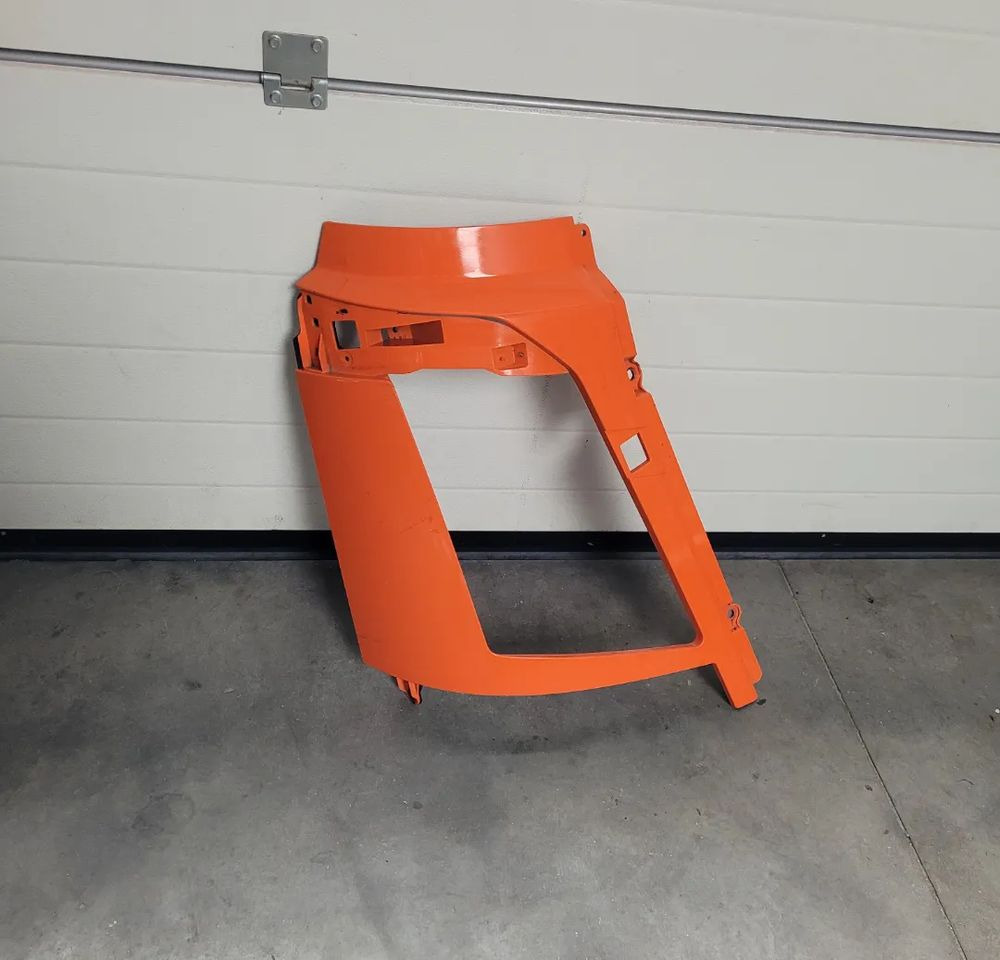 OKULAR ZDERZAK POSZYCIE VOLVO FH4 RH ORYGINAŁ - Branik za Kamion: slika 1 OKULAR ZDERZAK POSZYCIE VOLVO FH4 RH ORYGINAŁ - Branik za Kamion: slika 1