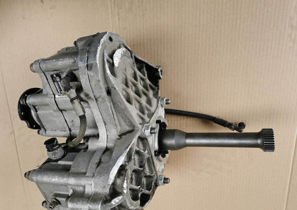 PRZYSTAWKA PTO MERCEDES ACTROS PZB 11098818 - Menjač i delovi za Kamion: slika 2 PRZYSTAWKA PTO MERCEDES ACTROS PZB 11098818 - Menjač i delovi za Kamion: slika 2