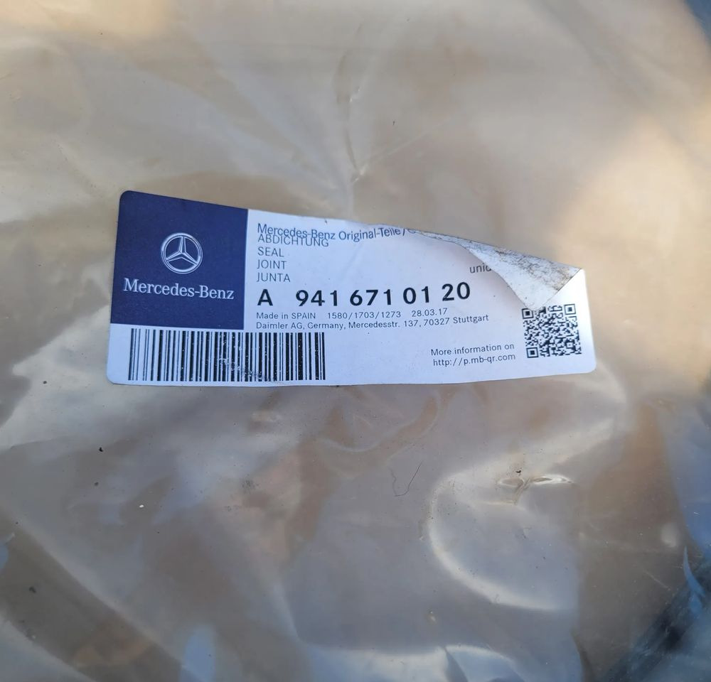 USZCZELKA SZYBY MERCEDES ACTROS MP3 NOWY ORYGINAŁ A9416710120 CHWALIM116 - Staklo i delovi za Kamion: slika 2 USZCZELKA SZYBY MERCEDES ACTROS MP3 NOWY ORYGINAŁ A9416710120 CHWALIM116 - Staklo i delovi za Kamion: slika 2