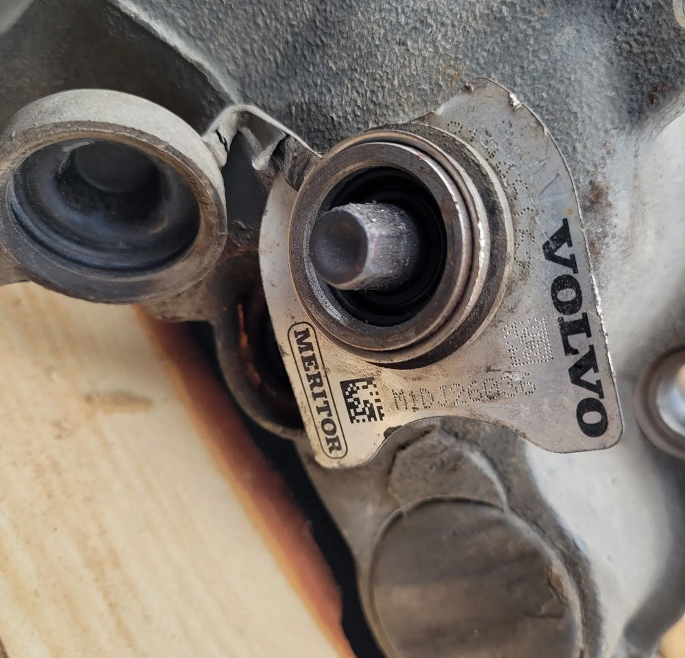 ZACISK MERITOR VOLVO FH4 ORYGINAŁ CENA ZA 1SZT CHWALIM116 - Sklopovi kočnice za Kamion: slika 3 ZACISK MERITOR VOLVO FH4 ORYGINAŁ CENA ZA 1SZT CHWALIM116 - Sklopovi kočnice za Kamion: slika 3