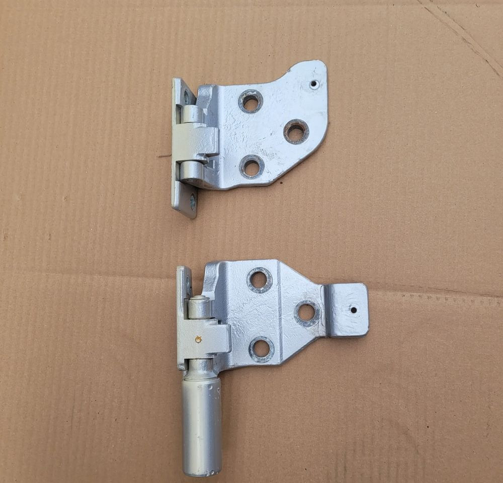 ZAWIASY DRZWI LEWY IVECO S WAY ORYGINAŁ CHWALIM116 - Vrata i delovi za Kamion: slika 1 ZAWIASY DRZWI LEWY IVECO S WAY ORYGINAŁ CHWALIM116 - Vrata i delovi za Kamion: slika 1