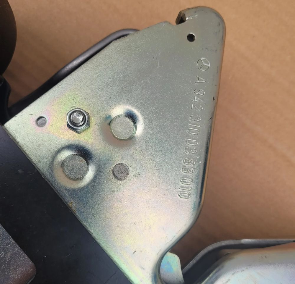 ZAWIESZENIE KABINY ZAMKI MERCEDES ATEGO A9423100383 NOWY ORYGINAŁ CHWALIM116 - Oslanjanje kabine za Kamion: slika 3 ZAWIESZENIE KABINY ZAMKI MERCEDES ATEGO A9423100383 NOWY ORYGINAŁ CHWALIM116 - Oslanjanje kabine za Kamion: slika 3