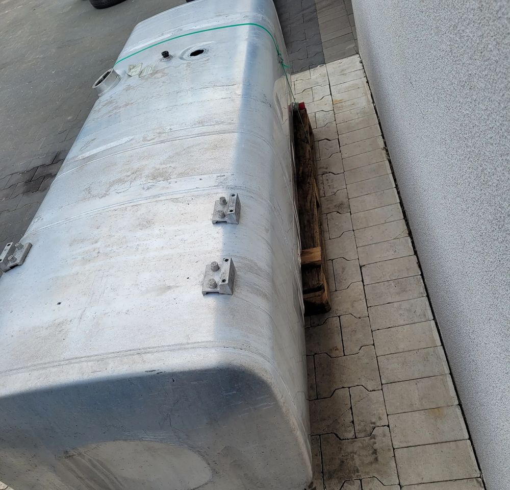 ZBIORNIK PALIWA MAN TGX TGS 200X60X70CM - Obrada goriva/ Dostava goriva: slika 4 ZBIORNIK PALIWA MAN TGX TGS 200X60X70CM - Obrada goriva/ Dostava goriva: slika 4
