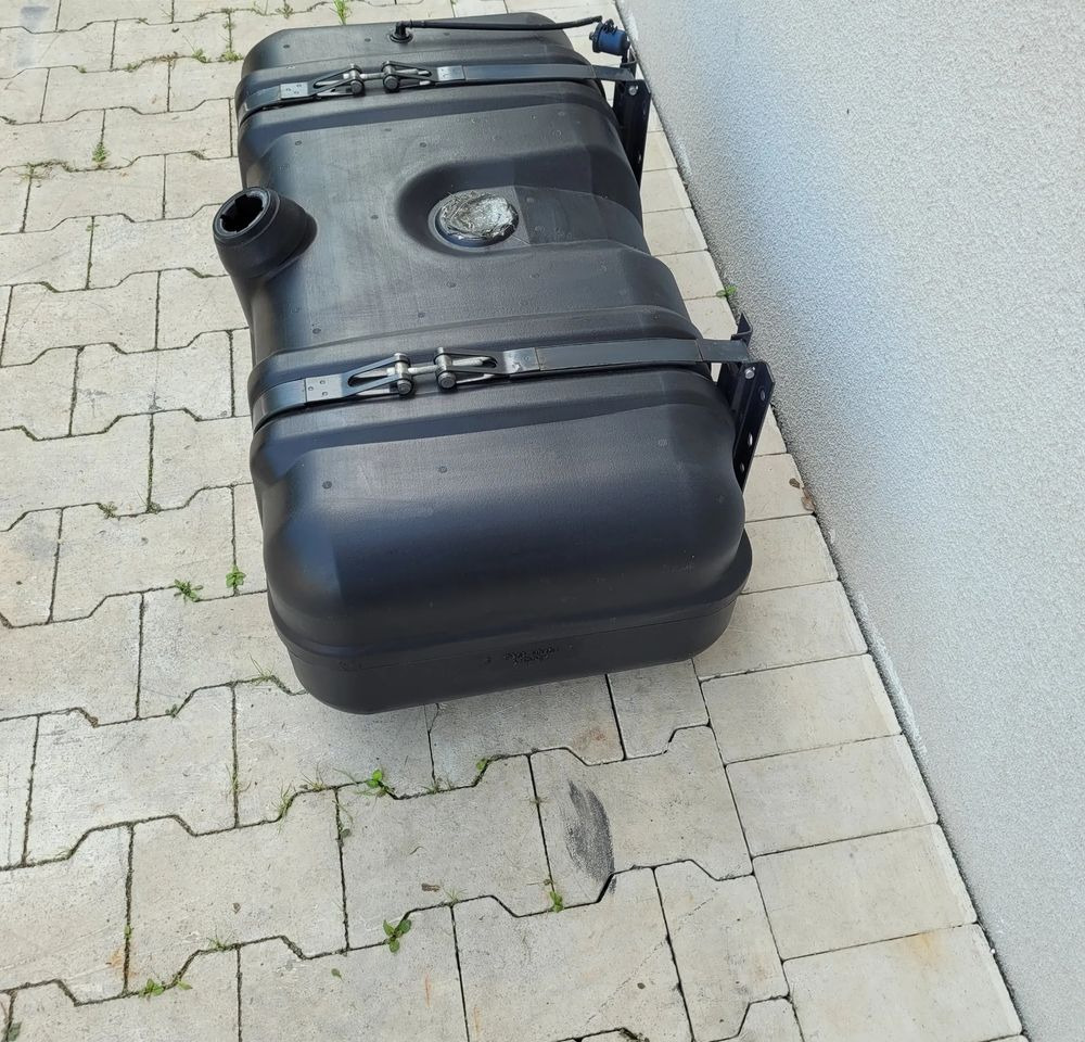 ZBIORNIK PALIWA NISSANA CABSTAR MAXITY - Rezervoar za gorivo za Kamion: slika 2 ZBIORNIK PALIWA NISSANA CABSTAR MAXITY - Rezervoar za gorivo za Kamion: slika 2