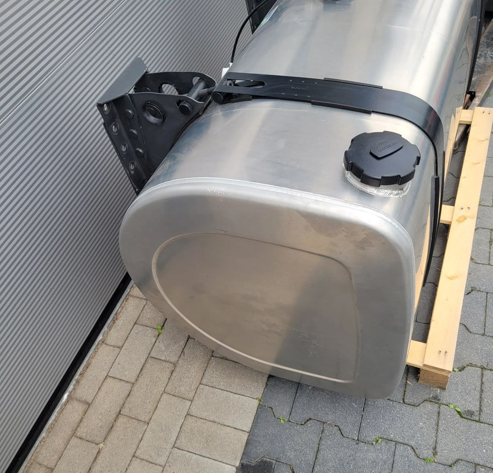 ZBIORNIK PALIWA VOLVO FH4 FH5 GAMA 140X70X70CM 21516453 570L CHWALIM116 - Obrada goriva/ Dostava goriva za Kamion: slika 2 ZBIORNIK PALIWA VOLVO FH4 FH5 GAMA 140X70X70CM 21516453 570L CHWALIM116 - Obrada goriva/ Dostava goriva za Kamion: slika 2