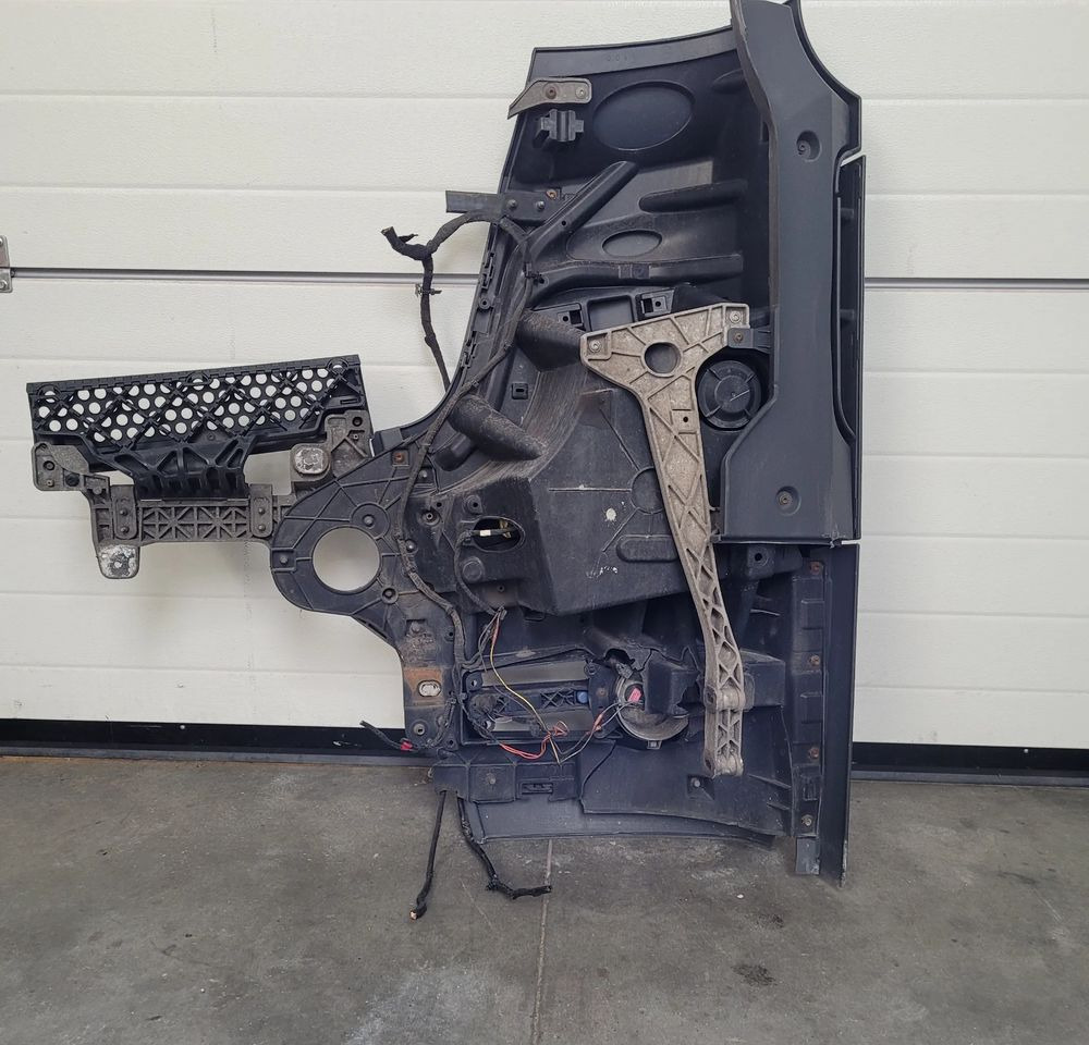 ZDERZAK MERCEDES ACTROS MP4 PRAWY - Branik za Kamion: slika 3 ZDERZAK MERCEDES ACTROS MP4 PRAWY - Branik za Kamion: slika 3