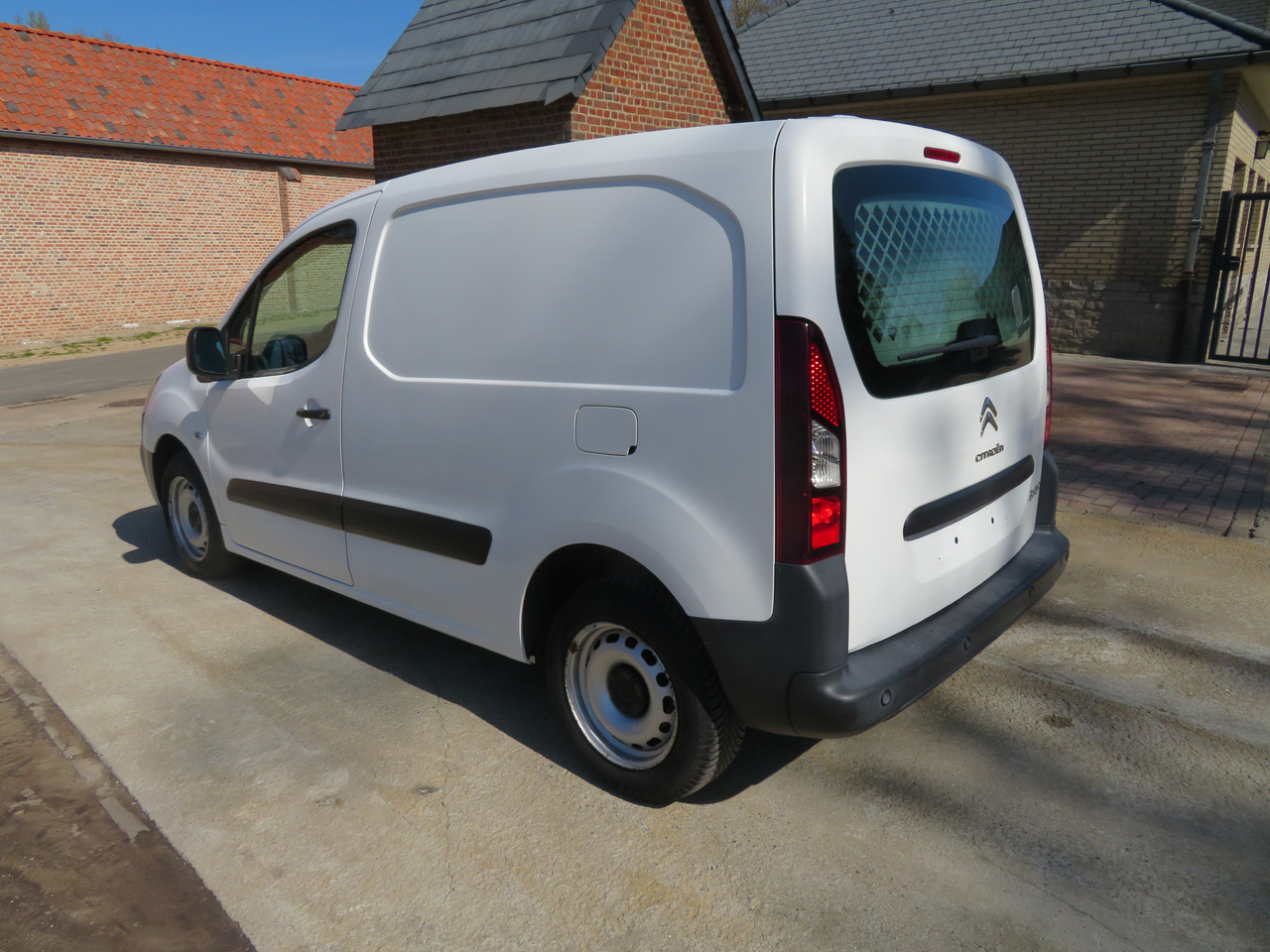 CITROËN Berlingo 1.6 BlueHDi CLUB - Furgon: slika 5 CITROËN Berlingo 1.6 BlueHDi CLUB - Furgon: slika 5