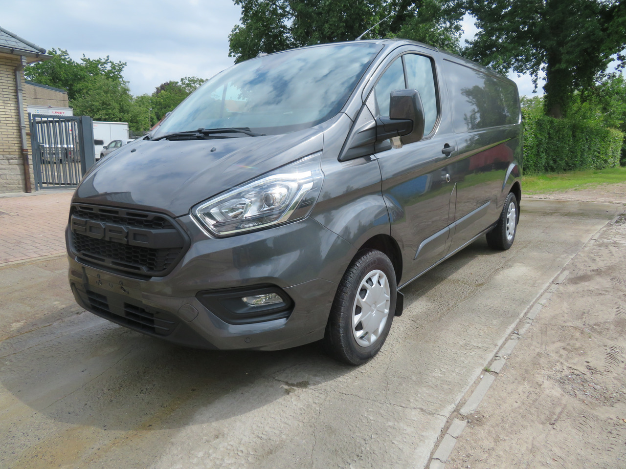 FORD Transit Custom 2.0tdci TREND - L2 - Dostavno vozilo: slika 3 FORD Transit Custom 2.0tdci TREND - L2 - Dostavno vozilo: slika 3