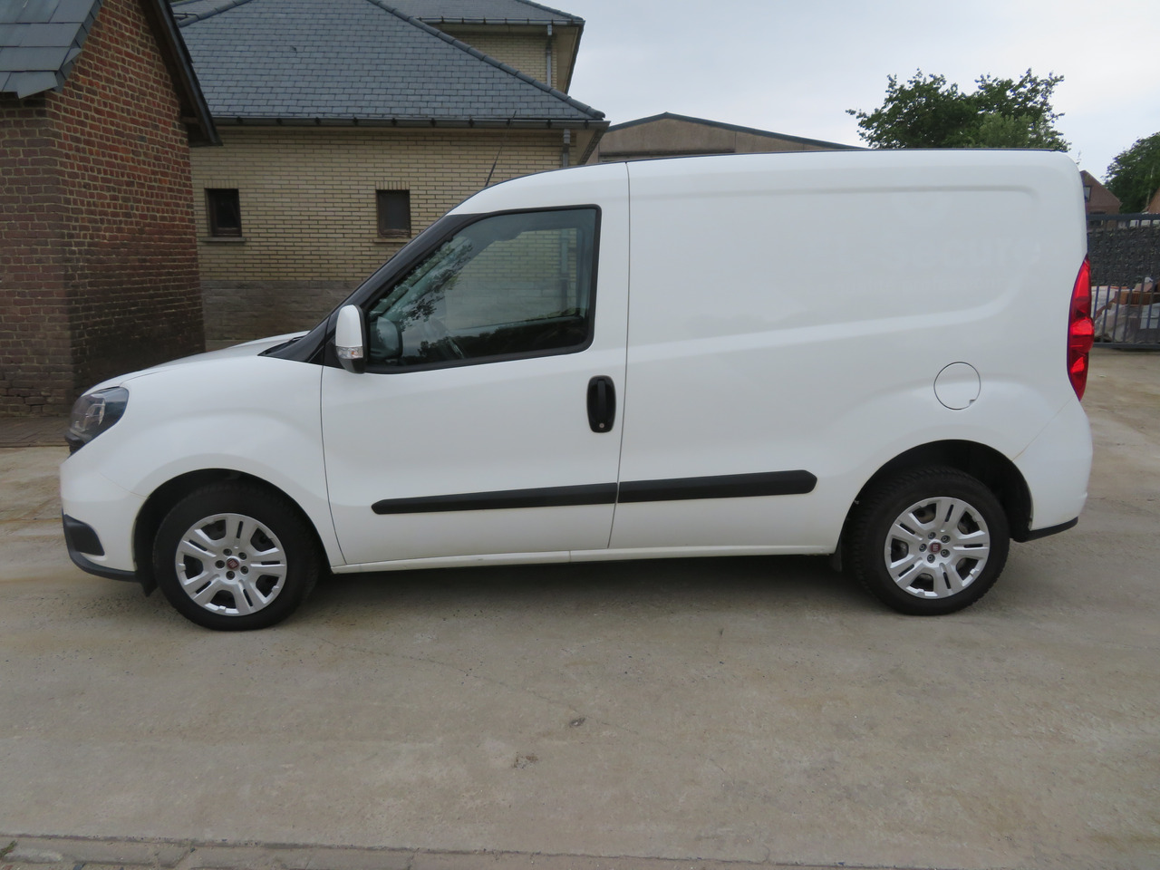 FIAT Doblo Cargo 1.6 Multijet - Mali kombi: slika 4 FIAT Doblo Cargo 1.6 Multijet - Mali kombi: slika 4