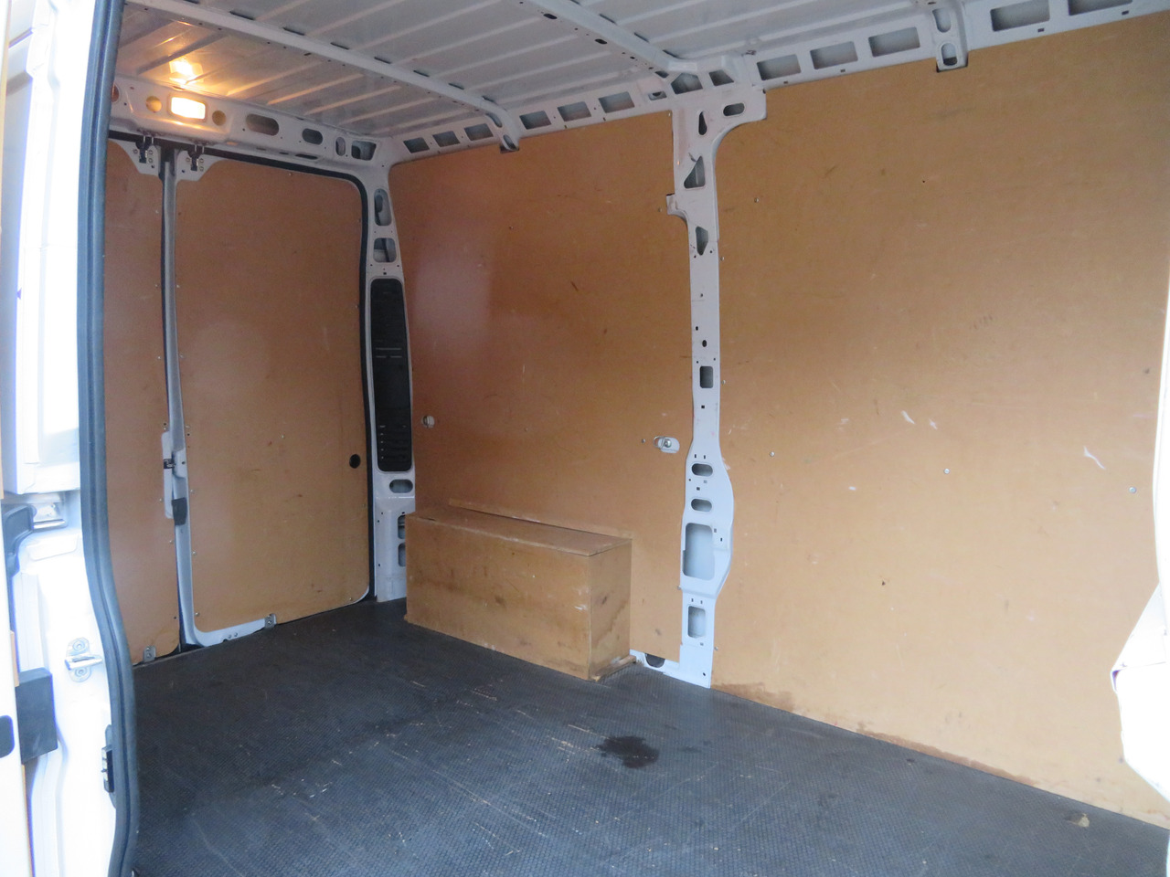 Mali kombi Fiat Ducato 2.3 Multijet - L2H2: slika 9 Mali kombi Fiat Ducato 2.3 Multijet - L2H2: slika 9