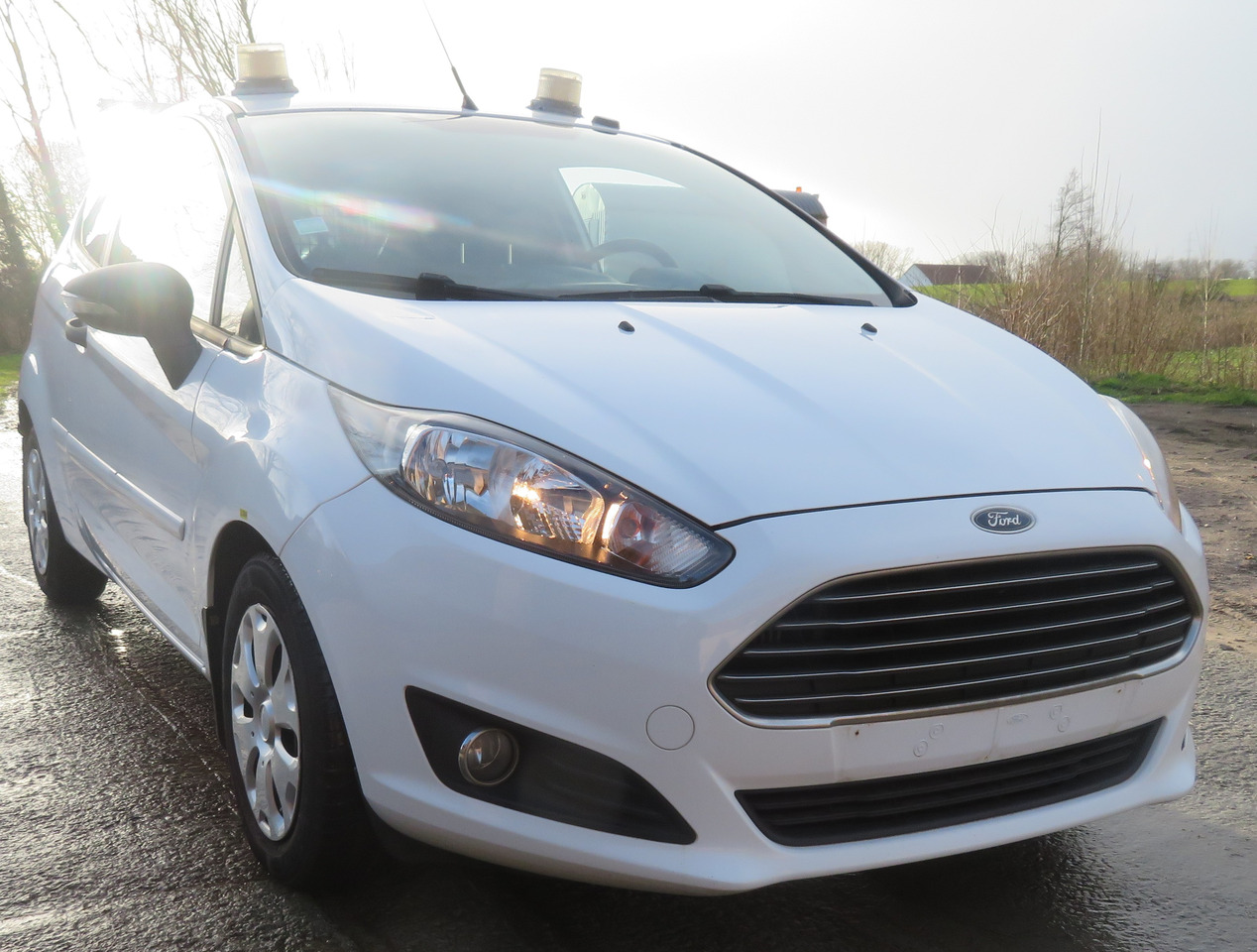 Ford Fiësta Van 1.5 - Mali kombi: slika 1 Ford Fiësta Van 1.5 - Mali kombi: slika 1