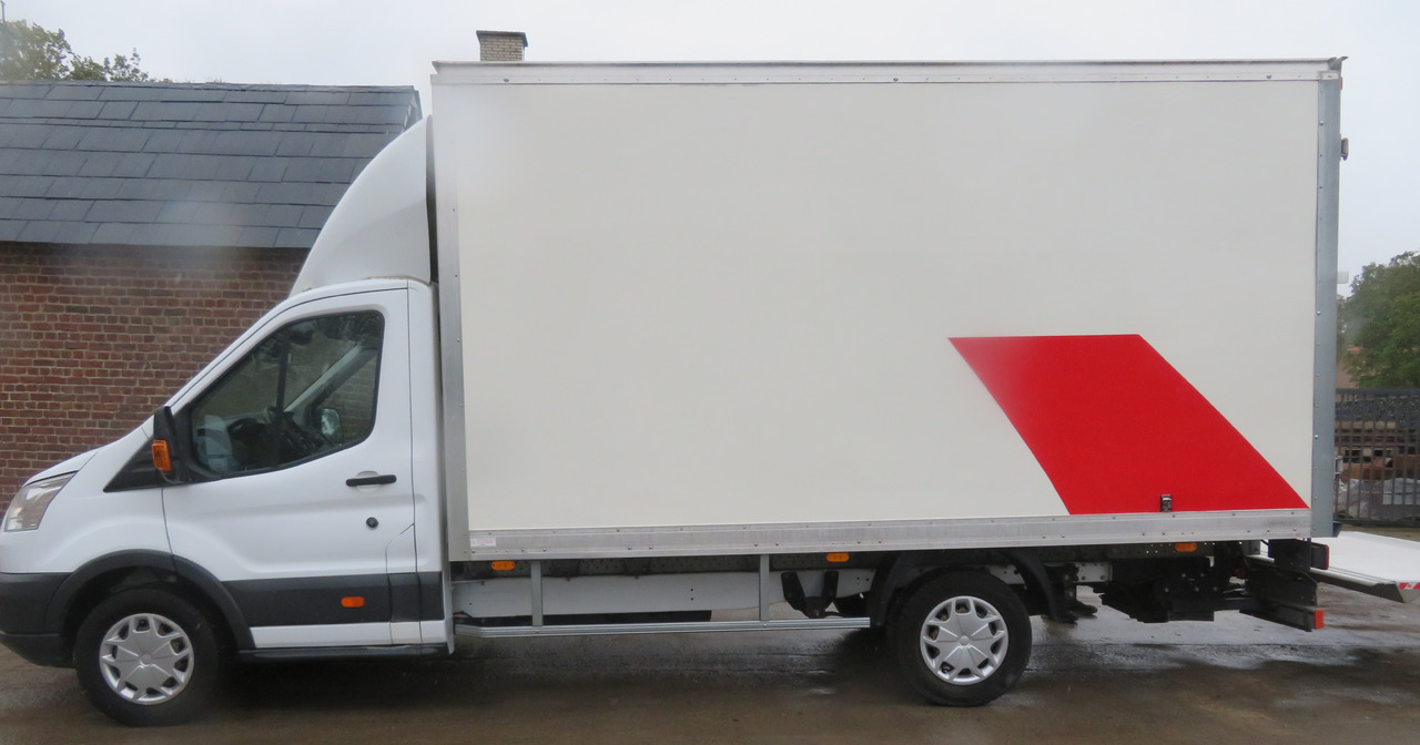 Ford Transit 2.0TDCi - Dostavno vozilo sa zatvorenim sandukom: slika 5 Ford Transit 2.0TDCi - Dostavno vozilo sa zatvorenim sandukom: slika 5