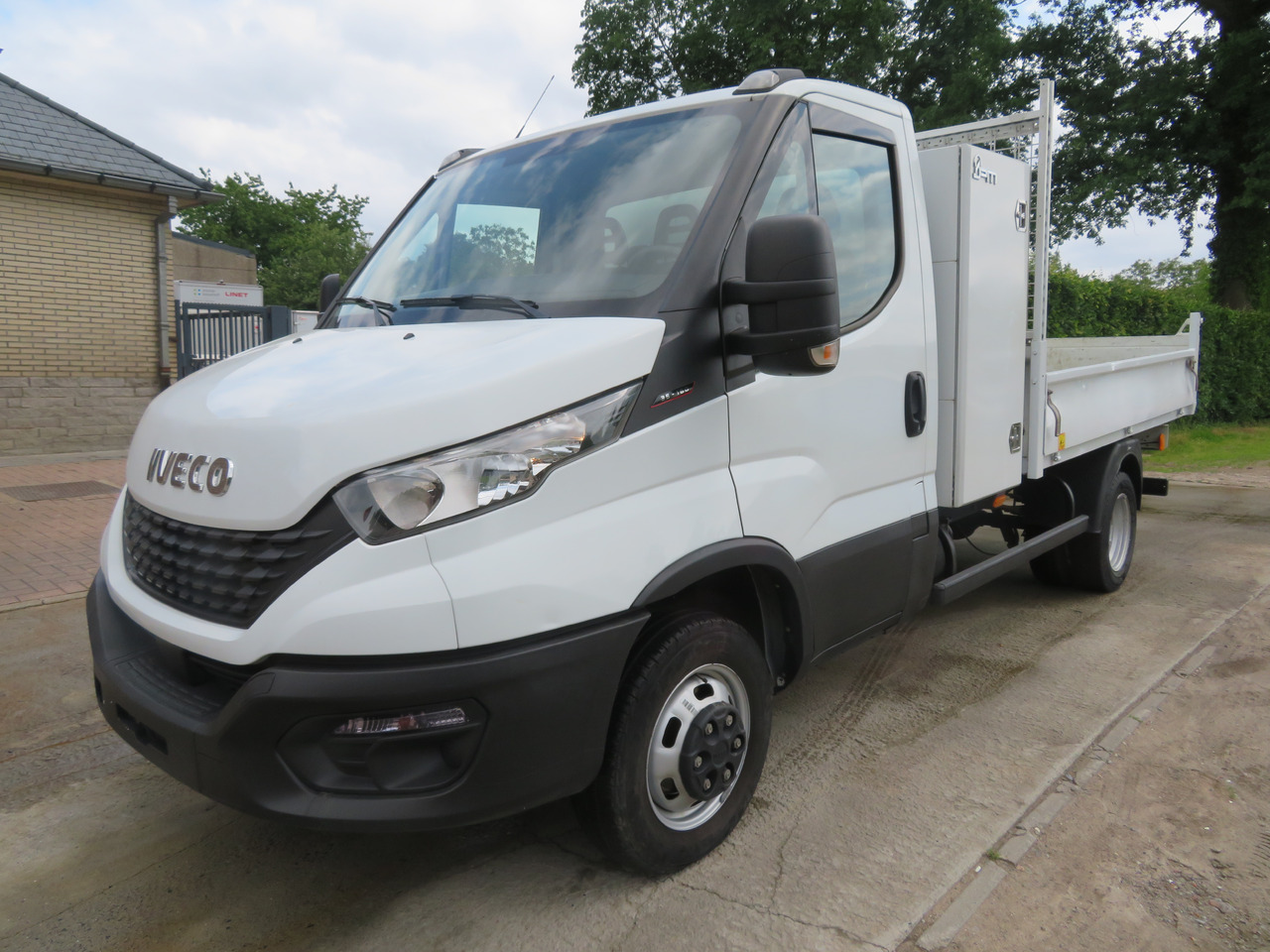 IVECO Daily 35C16 - 3.0 - Dostavno vozilo istovarivač: slika 3 IVECO Daily 35C16 - 3.0 - Dostavno vozilo istovarivač: slika 3