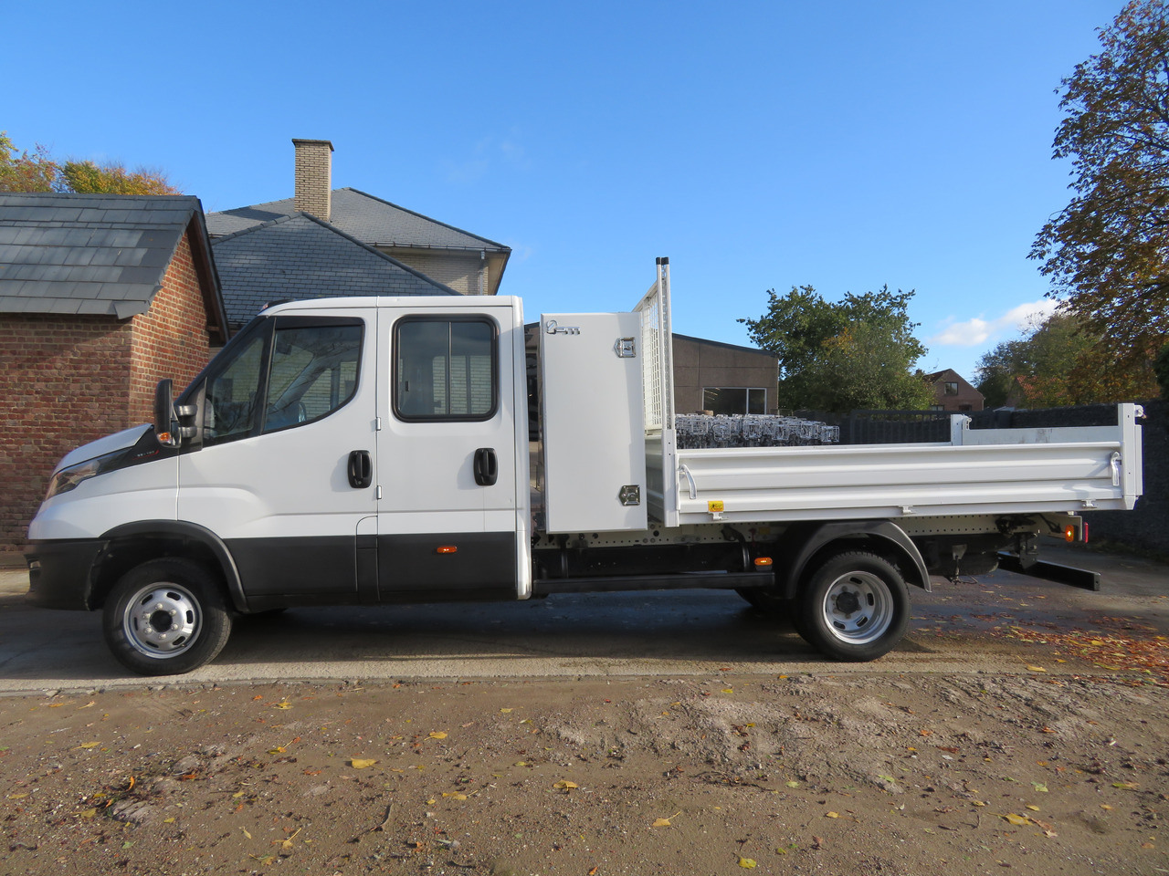 Iveco Daily 35C16 3.0 - Dostavno vozilo istovarivač, Dostavno vozilo sa duplom kabinom: slika 4 Iveco Daily 35C16 3.0 - Dostavno vozilo istovarivač, Dostavno vozilo sa duplom kabinom: slika 4