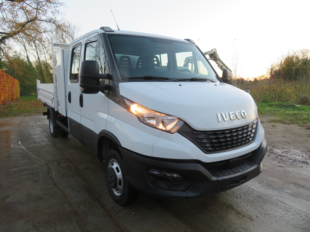 Iveco Daily 35C16 3.0 - Dostavno vozilo istovarivač, Dostavno vozilo sa duplom kabinom: slika 1 Iveco Daily 35C16 3.0 - Dostavno vozilo istovarivač, Dostavno vozilo sa duplom kabinom: slika 1