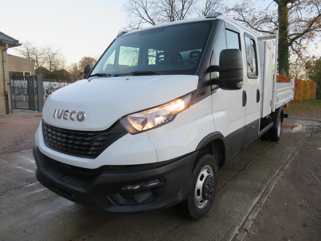 Iveco Daily 35C16 3.0 - Dostavno vozilo istovarivač, Dostavno vozilo sa duplom kabinom: slika 3 Iveco Daily 35C16 3.0 - Dostavno vozilo istovarivač, Dostavno vozilo sa duplom kabinom: slika 3