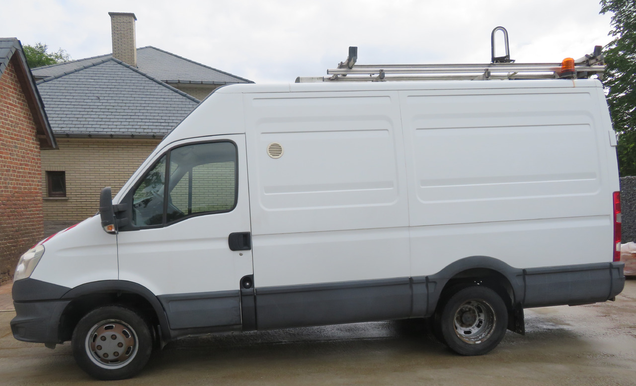 Iveco Daily 50C15 - Furgon: slika 5 Iveco Daily 50C15 - Furgon: slika 5