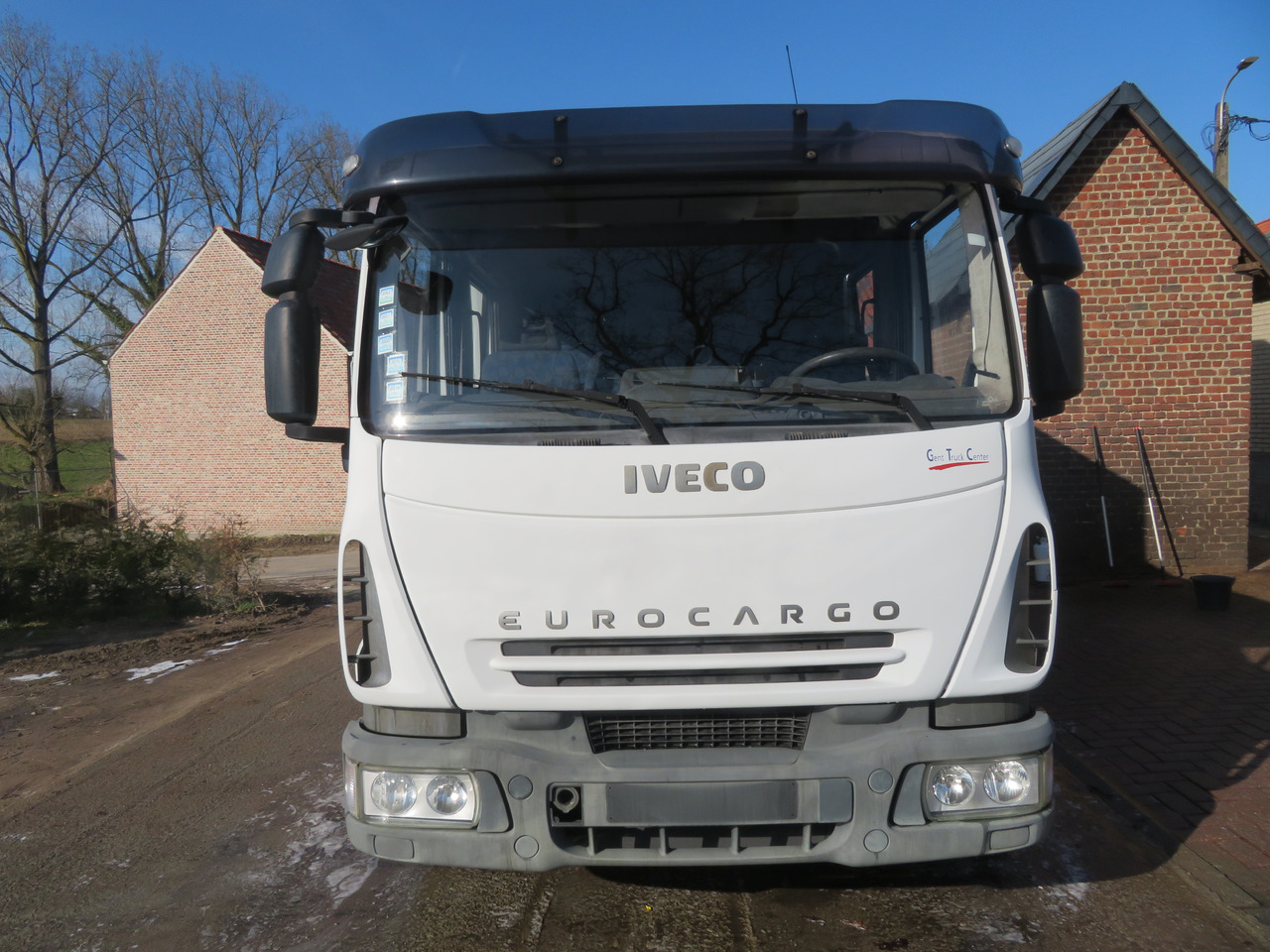 Iveco Eurocargo ML90E18 - Kamion sa zatvorenim sandukom: slika 2 Iveco Eurocargo ML90E18 - Kamion sa zatvorenim sandukom: slika 2