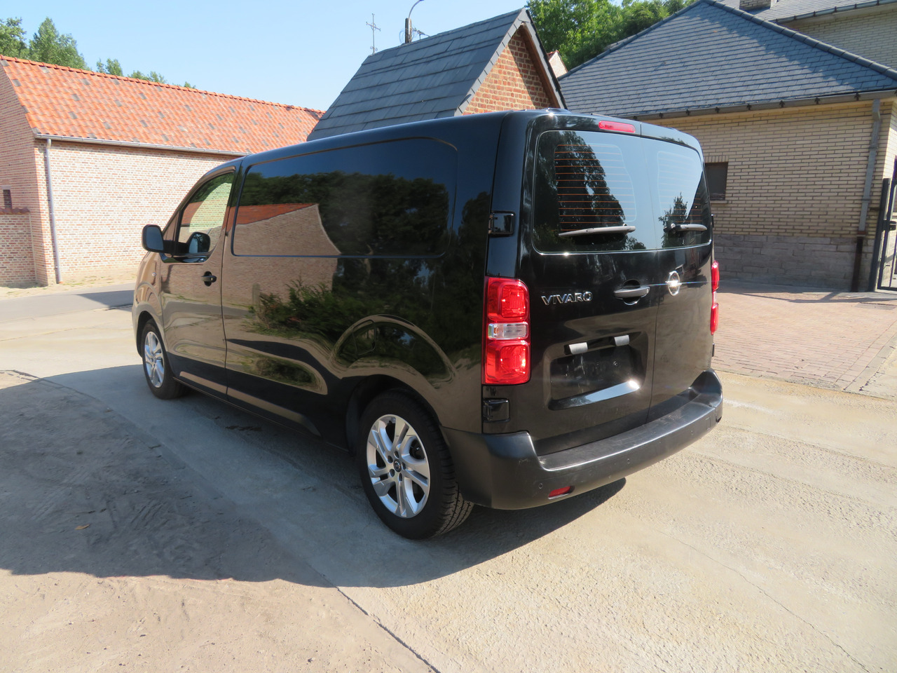 OPEL Vivaro 2.0 Turbo - L2H1 - Mali kombi: slika 5 OPEL Vivaro 2.0 Turbo - L2H1 - Mali kombi: slika 5