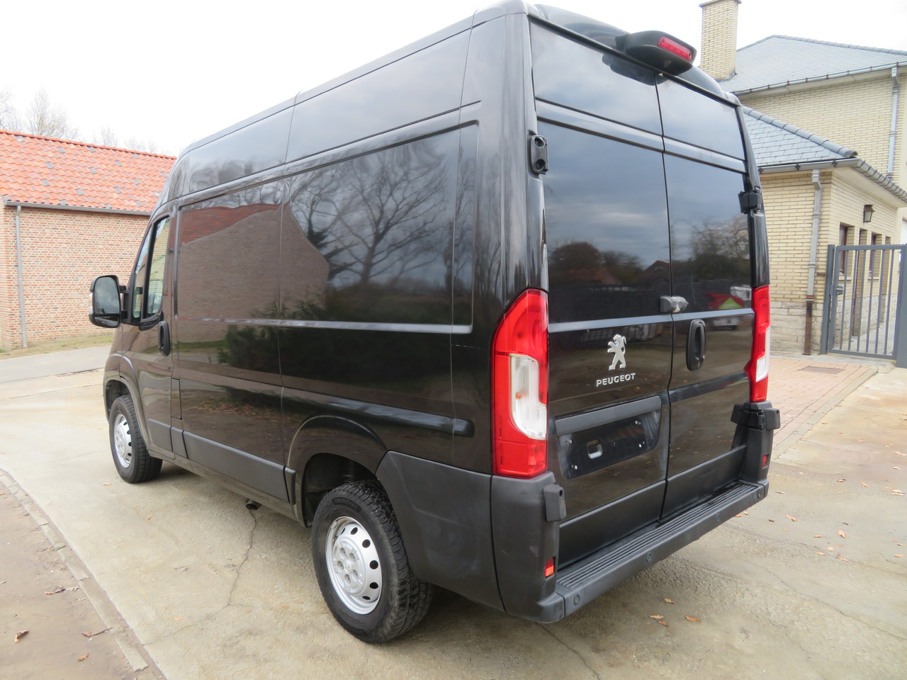 Peugeot Boxer 2.2 BlueHDI L1H2 premium - Mali kombi: slika 5 Peugeot Boxer 2.2 BlueHDI L1H2 premium - Mali kombi: slika 5