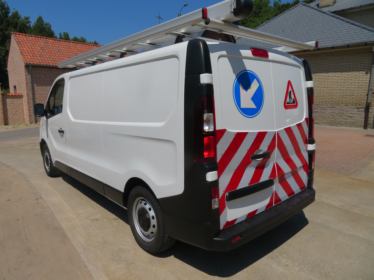 RENAULT Trafic 2.0dCi - L2H1 - Mali kombi: slika 5 RENAULT Trafic 2.0dCi - L2H1 - Mali kombi: slika 5