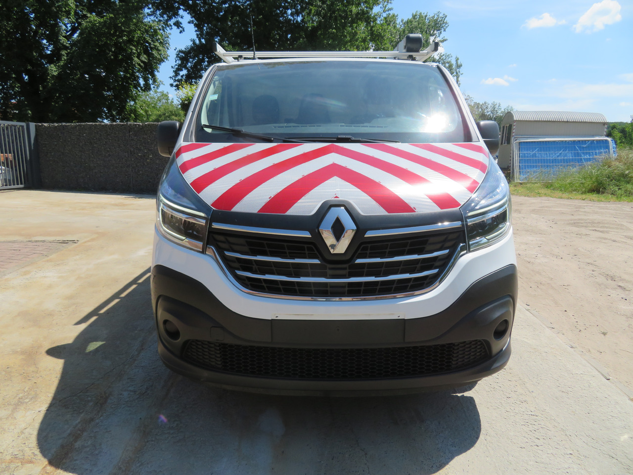 RENAULT Trafic 2.0dCi - L2H1 - Mali kombi: slika 2 RENAULT Trafic 2.0dCi - L2H1 - Mali kombi: slika 2