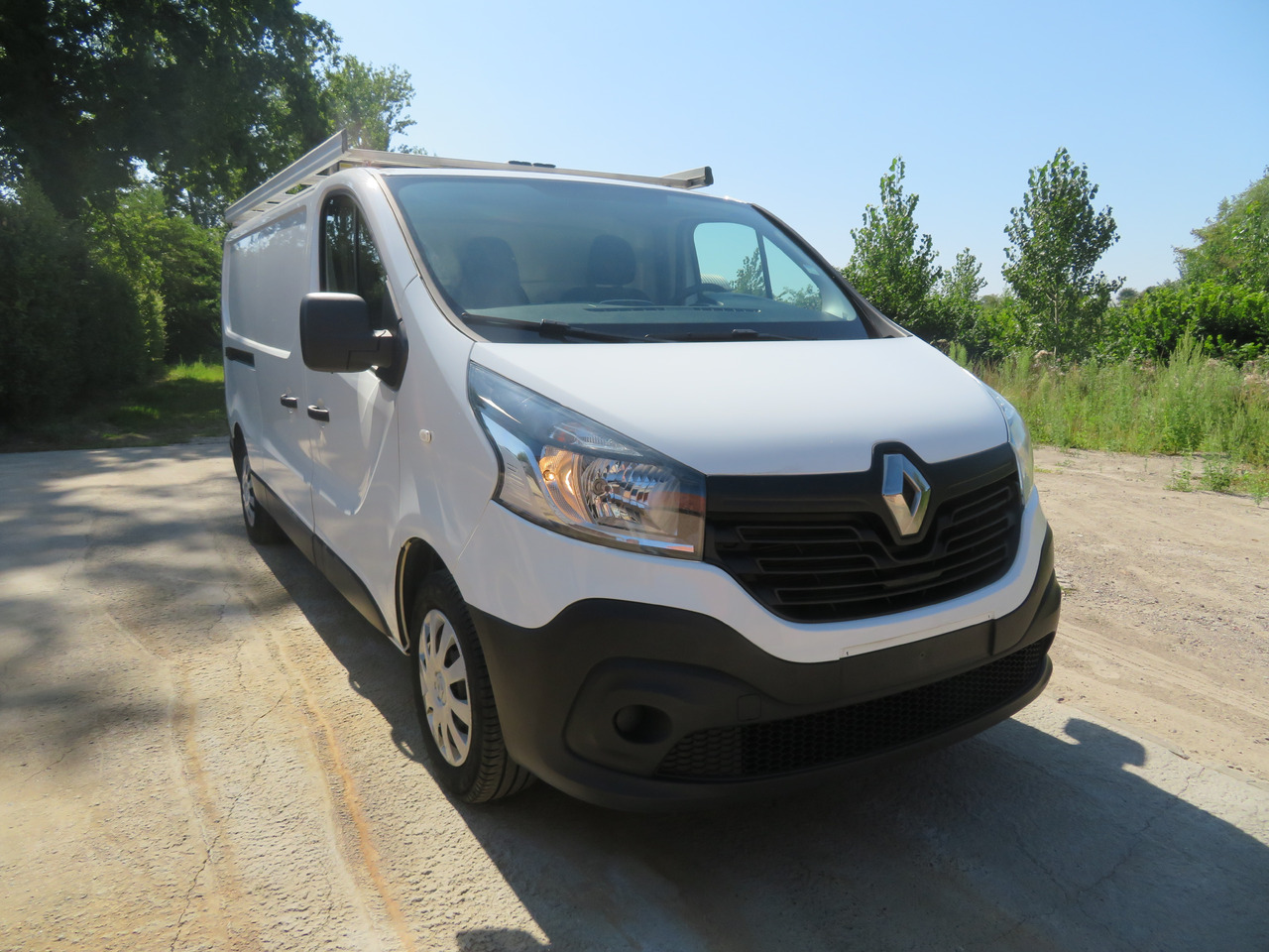 Renault Trafic 1.6dCi Grand Confort - L2H1 - Mali kombi: slika 1 Renault Trafic 1.6dCi Grand Confort - L2H1 - Mali kombi: slika 1