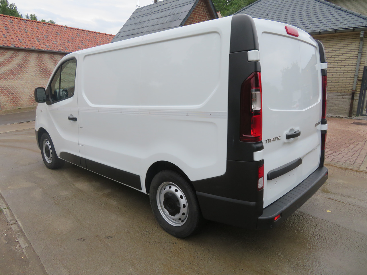 Renault Trafic 2.0dCi Grand Confort - L2H1 - Mali kombi: slika 5 Renault Trafic 2.0dCi Grand Confort - L2H1 - Mali kombi: slika 5