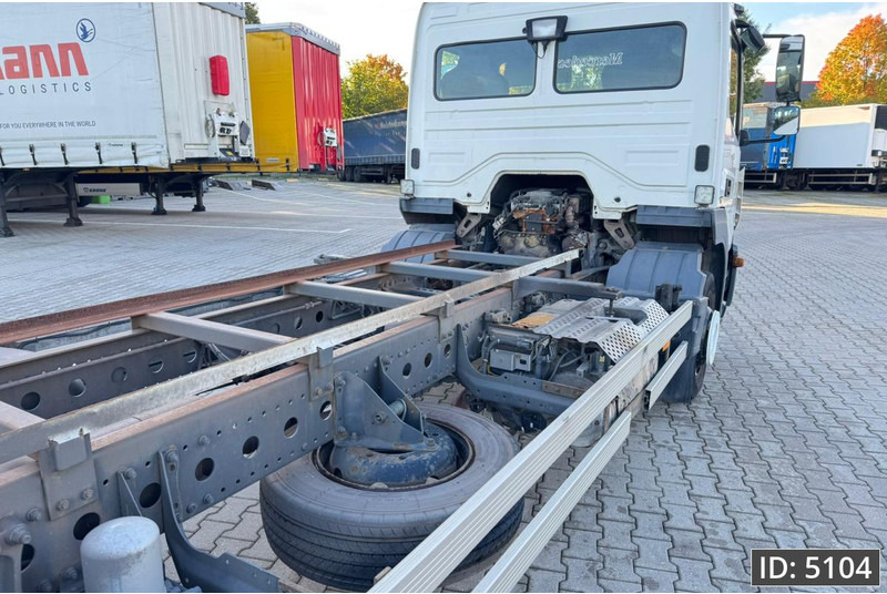 Mercedes-Benz Atego 1318 Day Cab, Euro 6, / BDF / DHOLLANDIA 2000KG - Kamion za prevoz kontejnera/ Kamion sa promenjivim sandukom: slika 4 Mercedes-Benz Atego 1318 Day Cab, Euro 6, / BDF / DHOLLANDIA 2000KG - Kamion za prevoz kontejnera/ Kamion sa promenjivim sandukom: slika 4