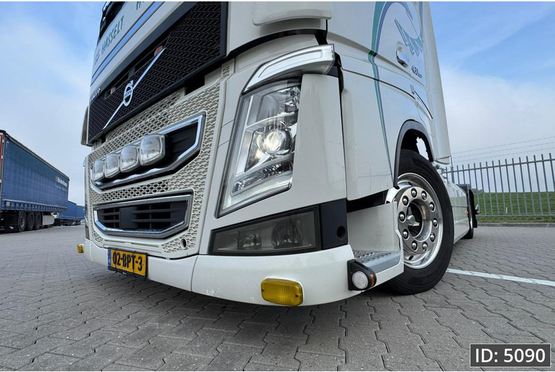 Volvo FH 460 Globetrotter XL, Euro 6, Mega / Like new! / Special interior / Standklima / 2 Tanks - Tegljač: slika 5 Volvo FH 460 Globetrotter XL, Euro 6, Mega / Like new! / Special interior / Standklima / 2 Tanks - Tegljač: slika 5