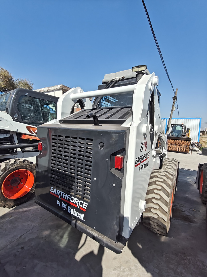 BOBCAT S18 Skid Steer Loader Click for Disconunt - Mini utovarivač: slika 3 BOBCAT S18 Skid Steer Loader Click for Disconunt - Mini utovarivač: slika 3