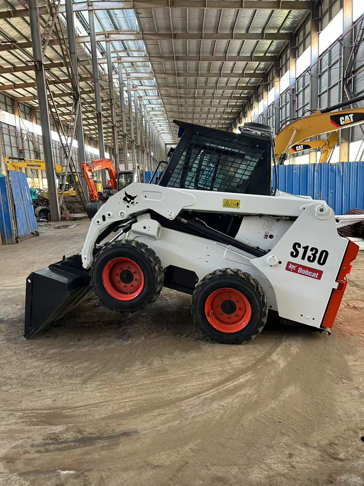 BOBCAT Skid Steer Loader S130 - Mini utovarivač: slika 5 BOBCAT Skid Steer Loader S130 - Mini utovarivač: slika 5