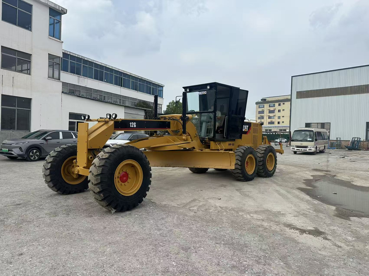 CATERPILLAR 12G CAT Grader - Grejder: slika 1 CATERPILLAR 12G CAT Grader - Grejder: slika 1