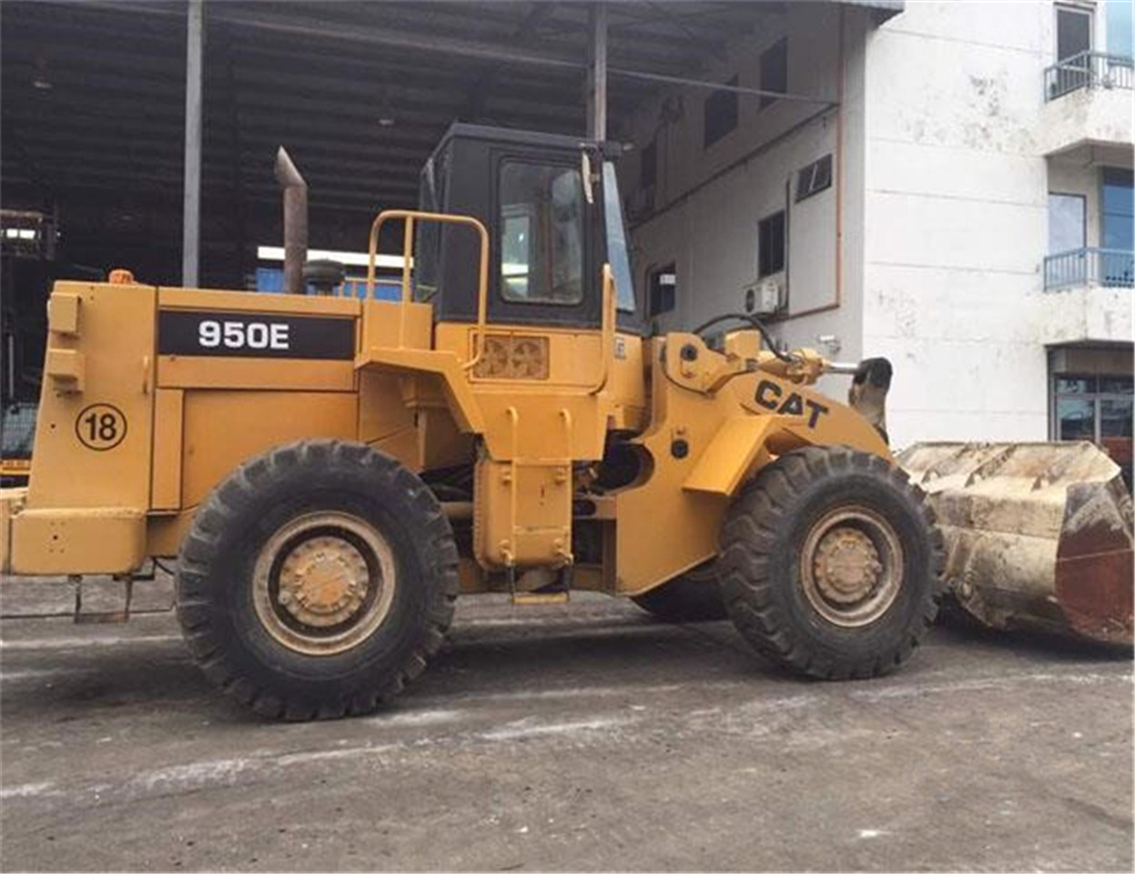 CATERPILLAR 950E - Mini utovarivač: slika 3 CATERPILLAR 950E - Mini utovarivač: slika 3