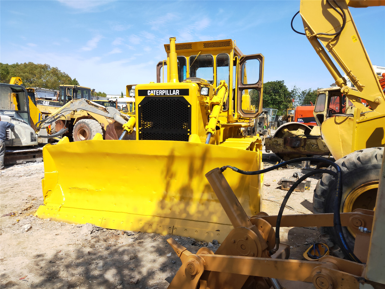 CATERPILLAR D8K - Buldožer: slika 1 CATERPILLAR D8K - Buldožer: slika 1