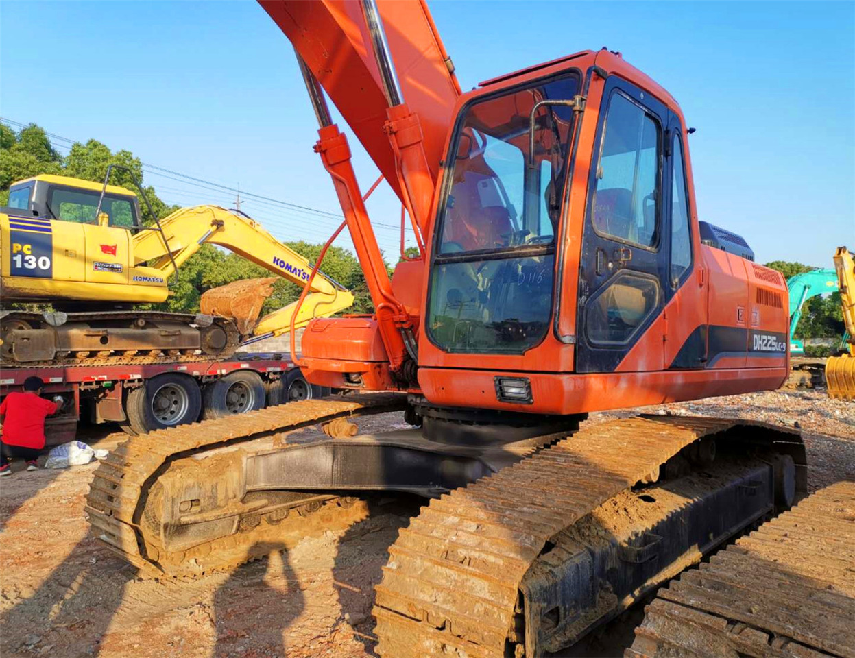 DOOSAN Crawler Excavator DH225 Click Here for Discount - Bager guseničar: slika 2 DOOSAN Crawler Excavator DH225 Click Here for Discount - Bager guseničar: slika 2