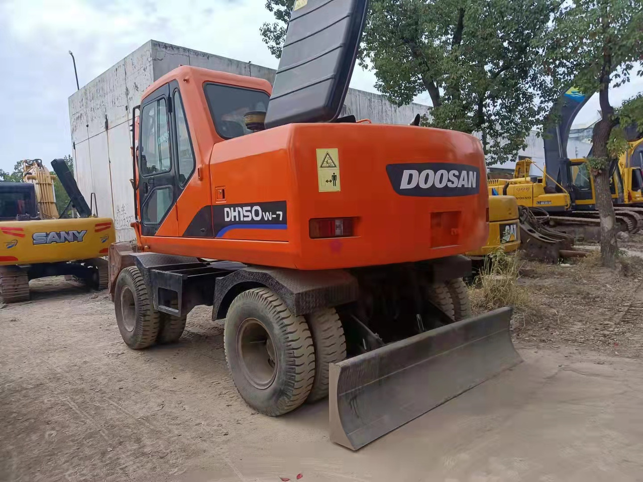 DOOSAN DH150W-7 - Bager guseničar: slika 2 DOOSAN DH150W-7 - Bager guseničar: slika 2